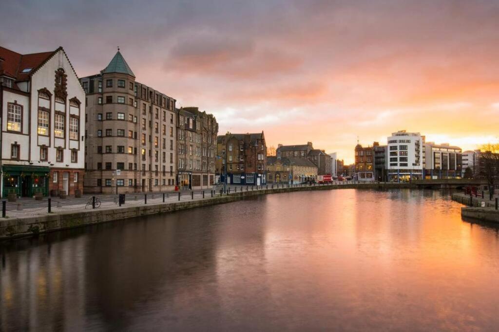 My Waterfront Apartment, Views Over Water Of Leith Edinburg Exteriör bild